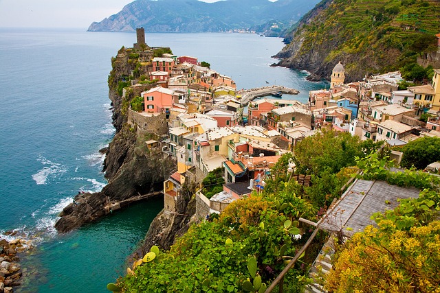 Cinque Terre with lunch in the vineyards