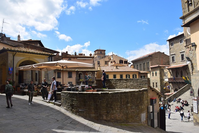 Private guided tour of Cortona and Etruscan Tombs